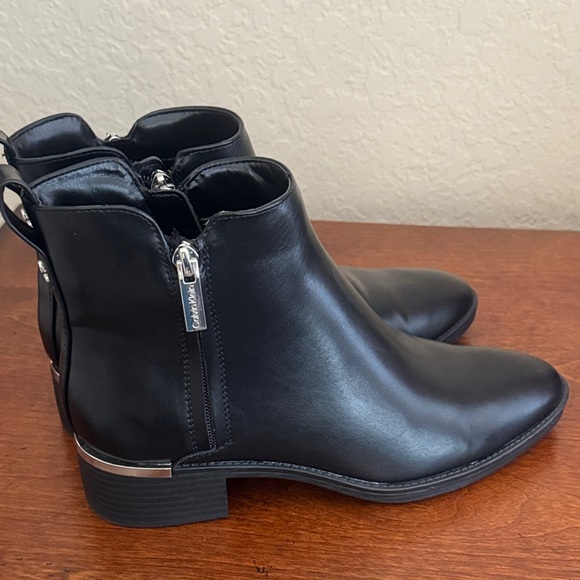 Calvin Klein Women's Black Leather Ankle Boots Size 7.5 M EUC - Picture 10 of 15